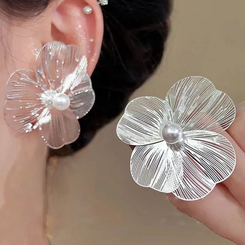 Big Exaggerated White Color Flower Stud Earrings for Women Girl French Ins Imitation Pearl Korean Wedding Romantic Jewelry Gifts - Gofionafashion