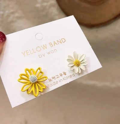 small daisy earrings female hollow flower earrings sun flower earrings chrysanthemum petals Korean version - Gofionafashion