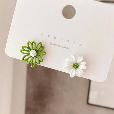 small daisy earrings female hollow flower earrings sun flower earrings chrysanthemum petals Korean version - Gofionafashion