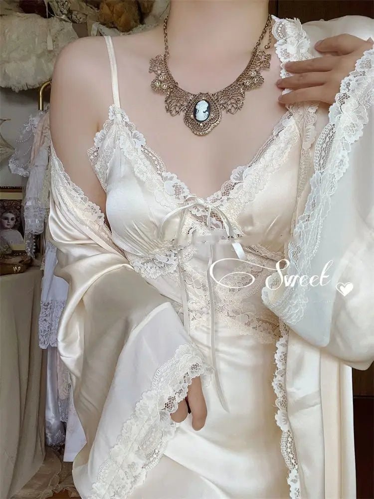 https://gofionafashion.com/products/nightgown-and-robe-satin-women-nightgown-set