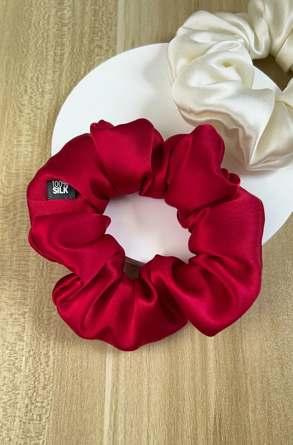 https://gofionafashion.com/products/100-mulberry-silk-hair-scrunchies-elastic-rubber-band-16-momme