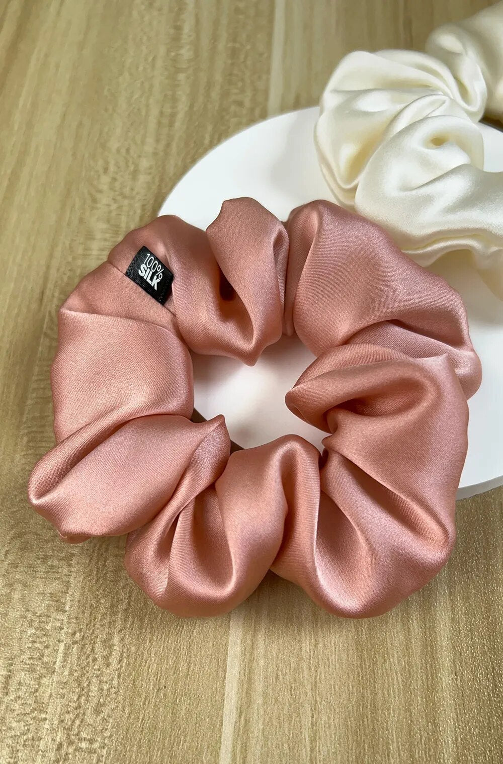 https://gofionafashion.com/products/100-mulberry-silk-hair-scrunchies-elastic-rubber-band-16-momme