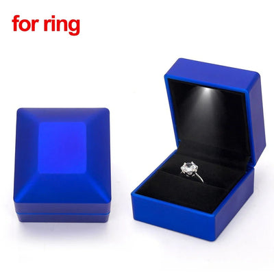 https://gofionafashion.com/products/led-jewelry-box-for-ring-necklace-boxes-with-light-engagement-ring-display-gifts