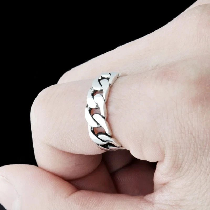 https://gofionafashion.com/products/pure-silver-s925-thai-silver-lovers-couple-rings